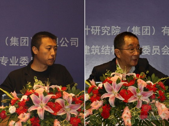 李虎(左)和傅學(xué)怡在演講