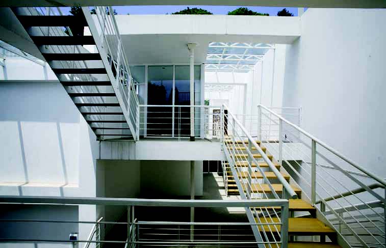 上下飄零的空間組織——中國(guó)?貴州?貴陽?花溪夢(mèng)溪筆談山地居住群