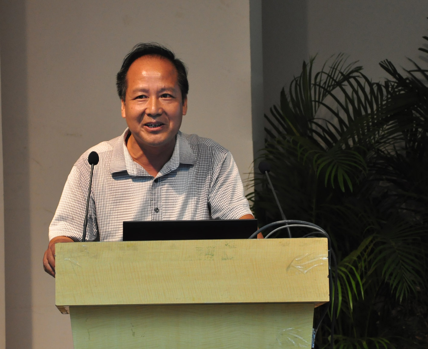 2013.10.11鄉(xiāng)村“七”望論壇，任衛(wèi)中：泥土技術(shù)在新鄉(xiāng)土建筑中的運用